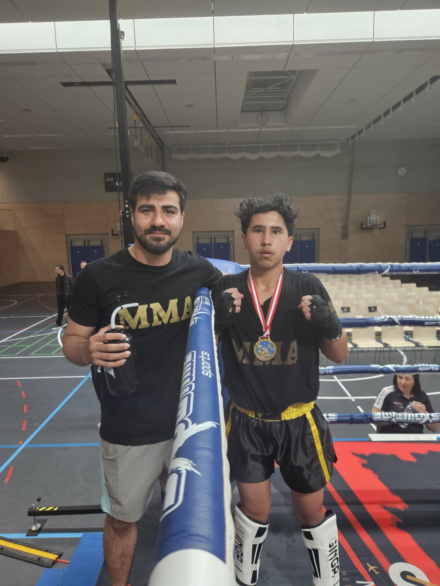 Unser Champion Hasan belegt Platz 1 im K1-Kickboxen.
